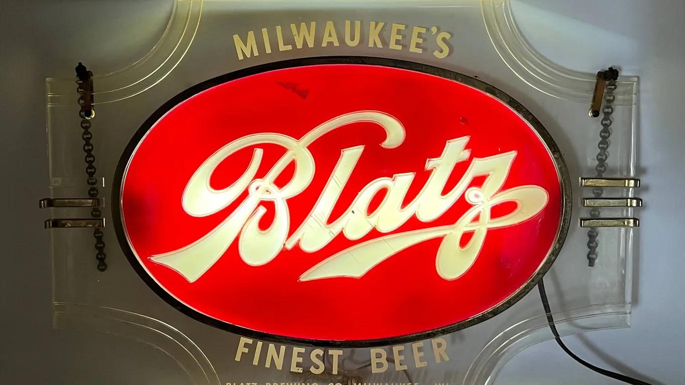Vintage - Large Blatz Milwaukee Beer Light/Sign