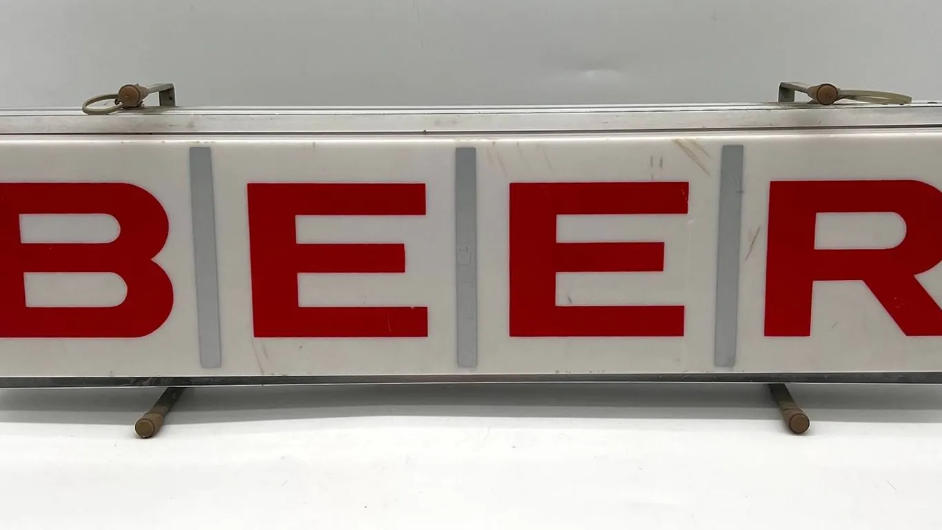 Vintage Illuminated Beer Light Sign
