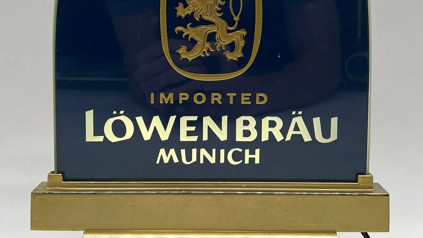 Löwenbräu Munich Imported Beer Light/Sign