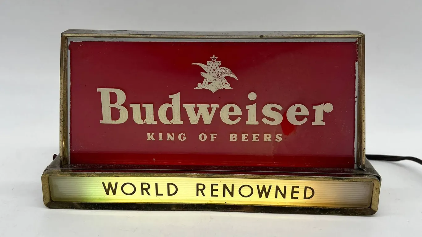 Budweiser "World Renowned" Light/Sign