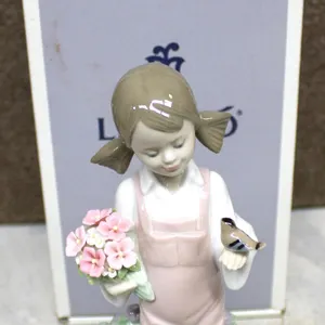 Lladro 5217 Primavera Infantil Figurine w/ Box