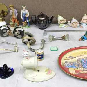 Decorative Figurines, Hardware