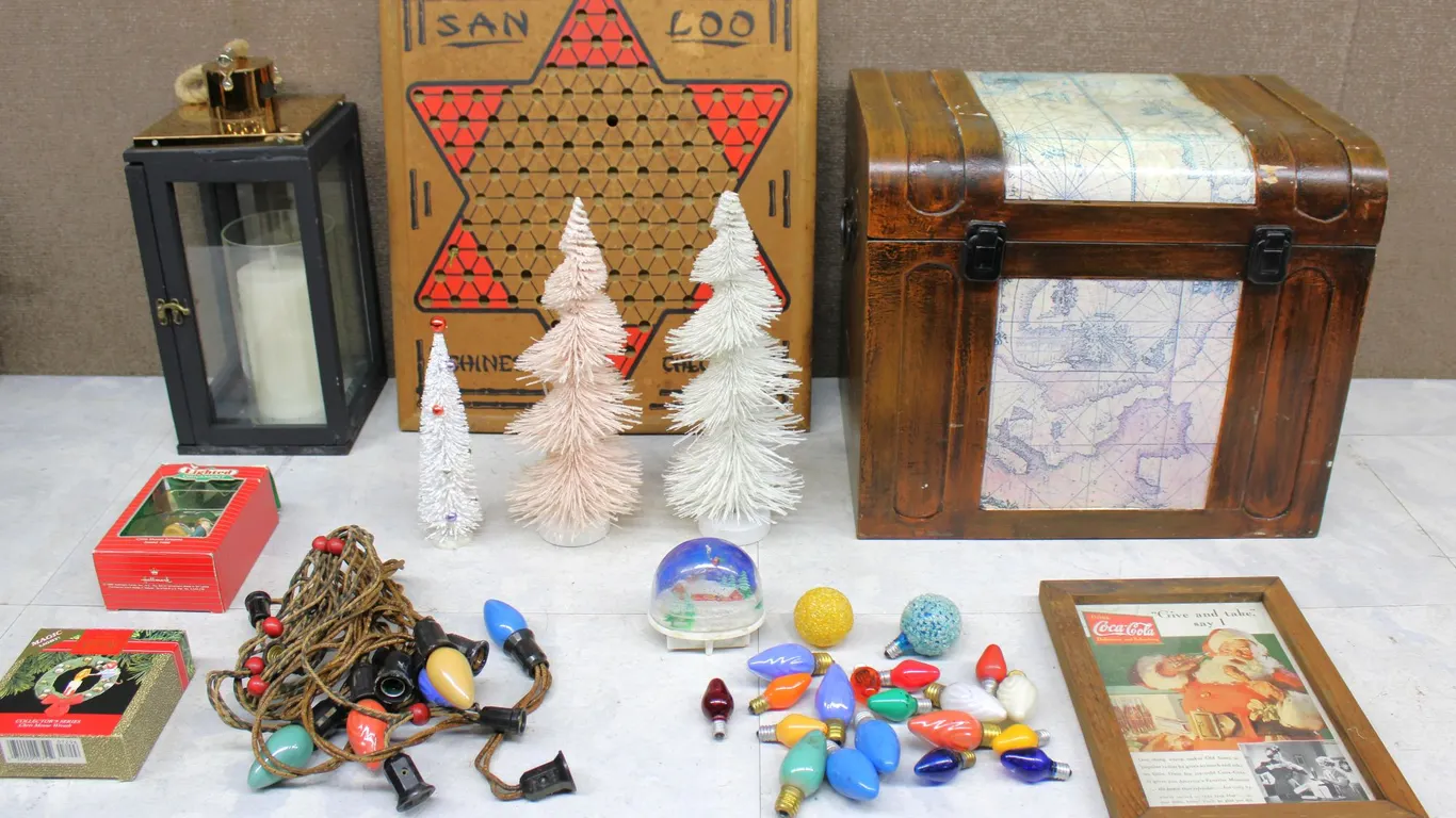 Holiday Decor, Games, and Trinkets