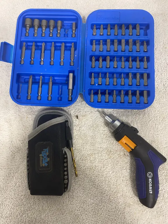 Kobalt Ratcheting Screwdriver & Assorted Driver Bit Sets