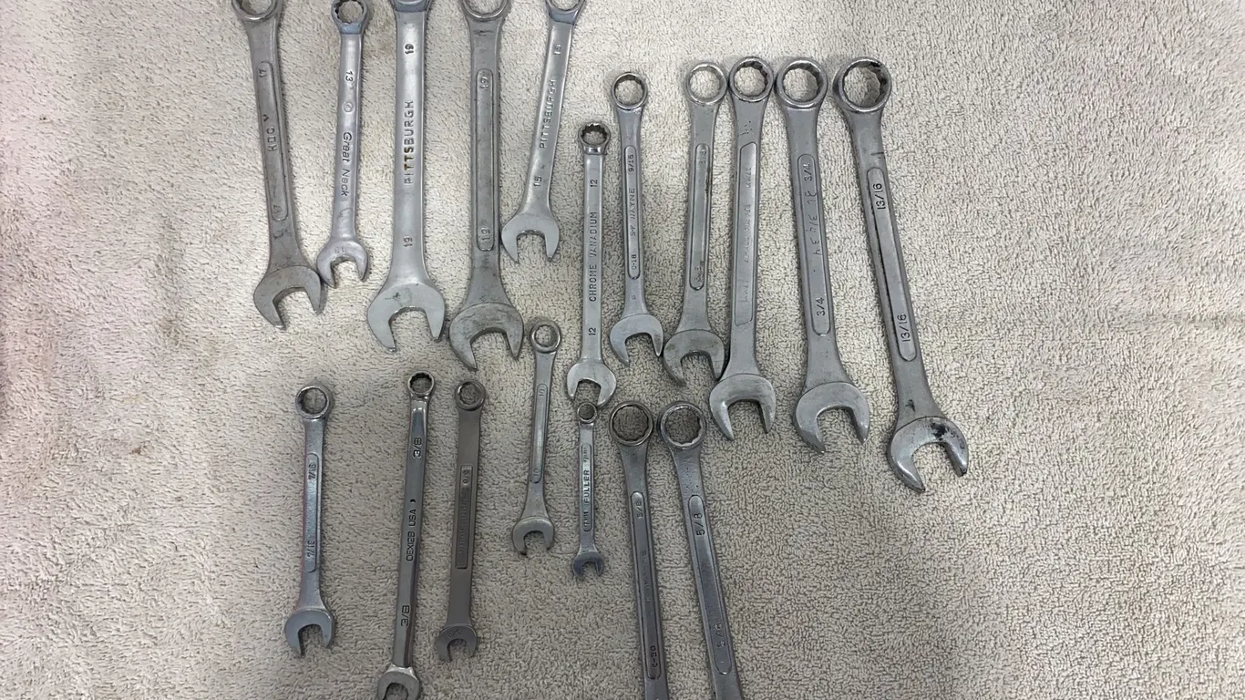 Assorted Combination Wrenches – 18 Pieces