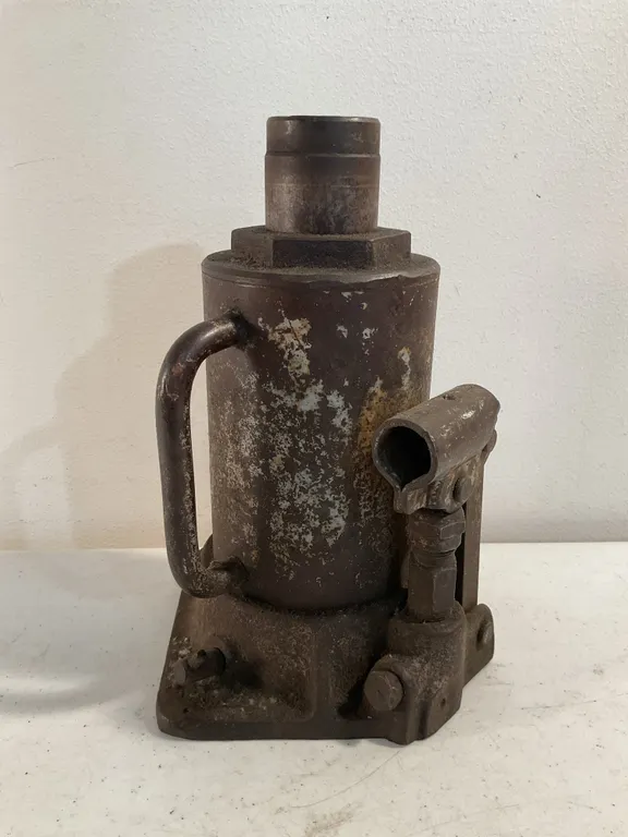 Vintage Heavy Duty Hydraulic Bottle Jack