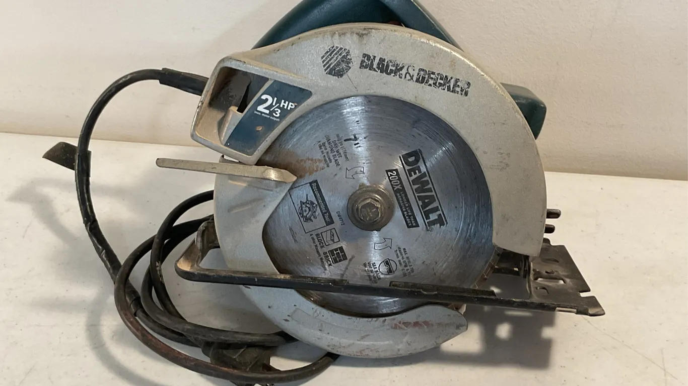 Vintage Black & Decker 2-2/3 HP heavy-duty circular saw.
