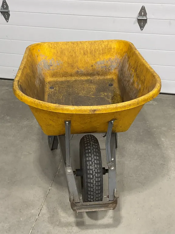 True Temper Heavy Duty Yellow Poly Wheelbarrow