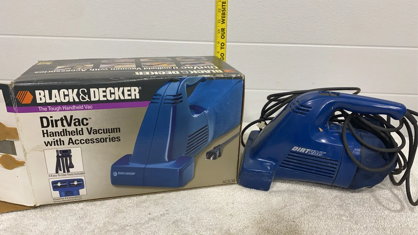 Black & Decker DirtVac Handheld Vacuum