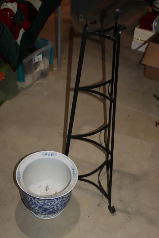 Plant Stand & Planter