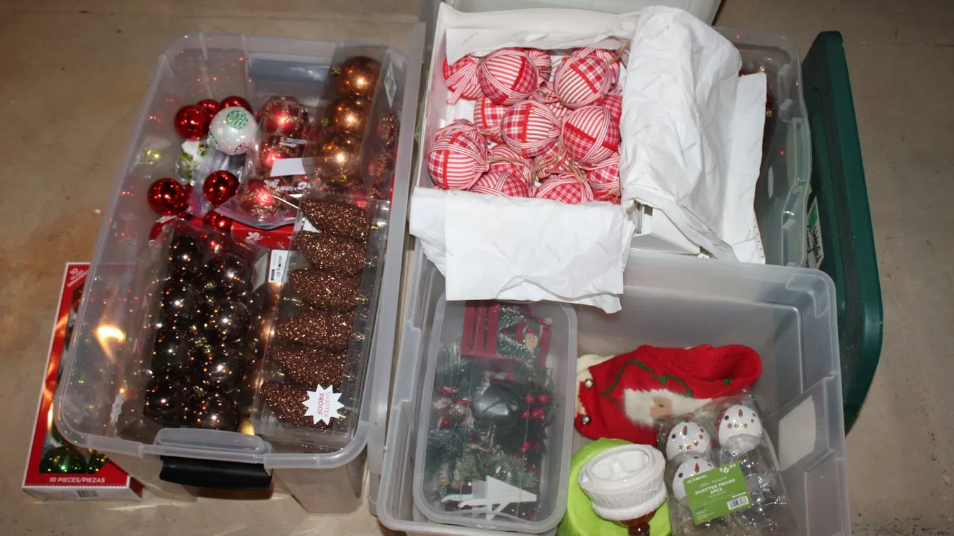 Christmas Ornaments & Décor