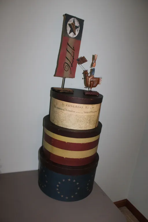 Patriotic Boxes & Folk Art Décor