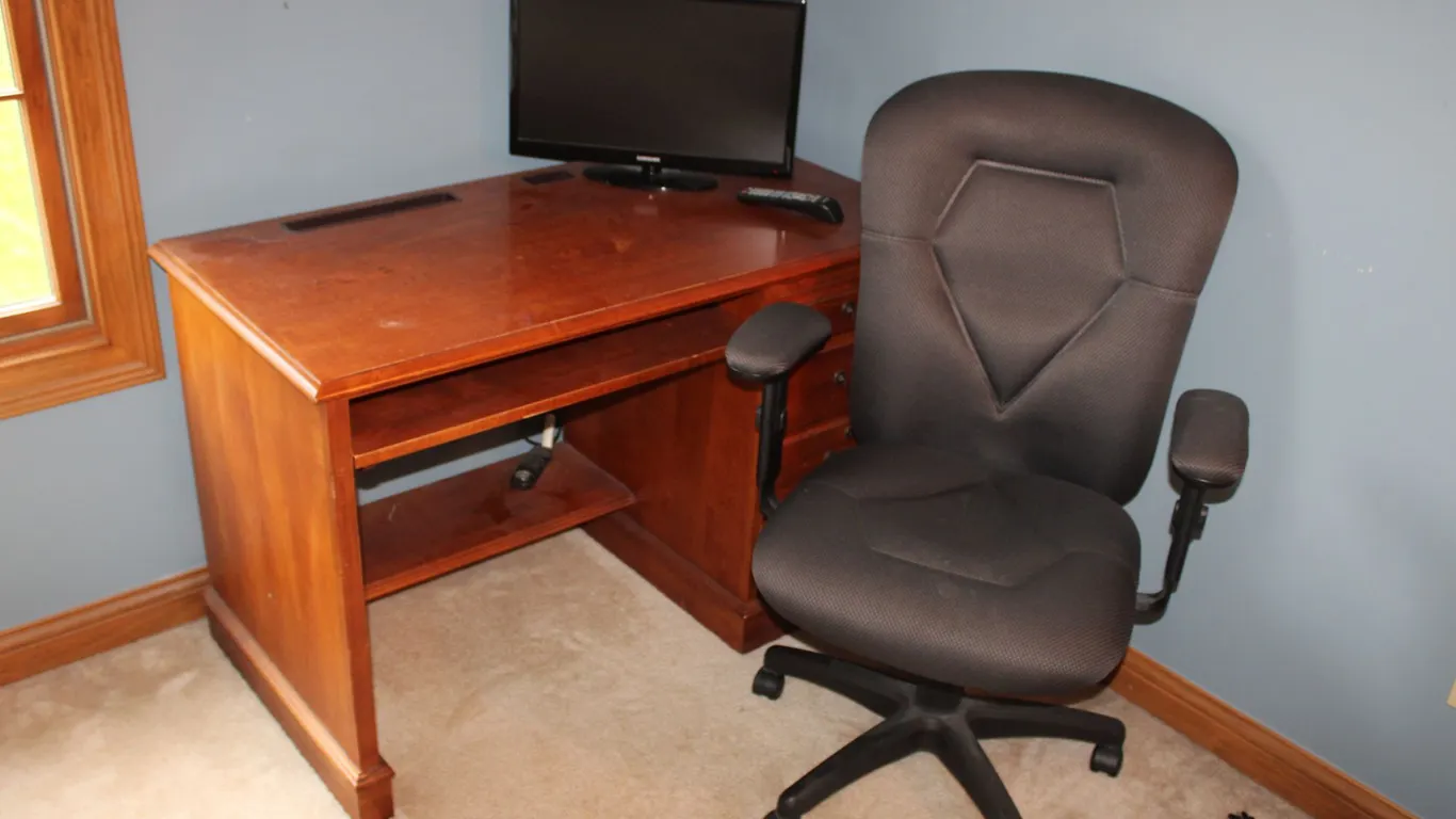 Ethan Allen Desk, Office Chair & Monitor