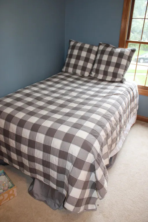 Full Mattress & Buffalo Check Bedding Set