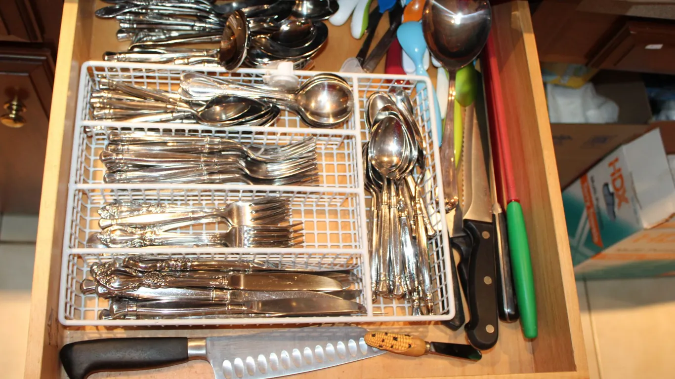 Flatware & Kitchen Utensils