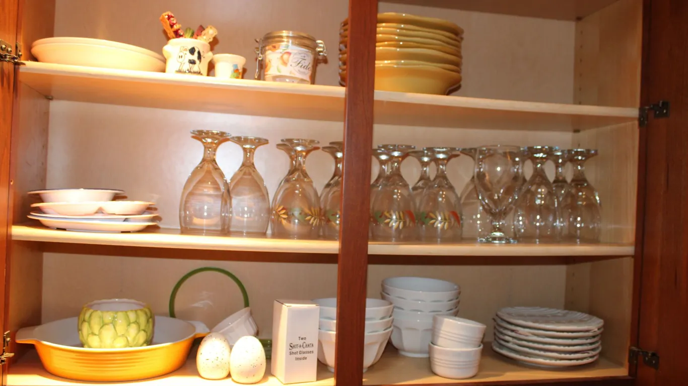 Dinnerware & Glassware