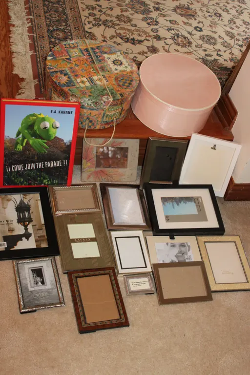 Frames & Hatboxes