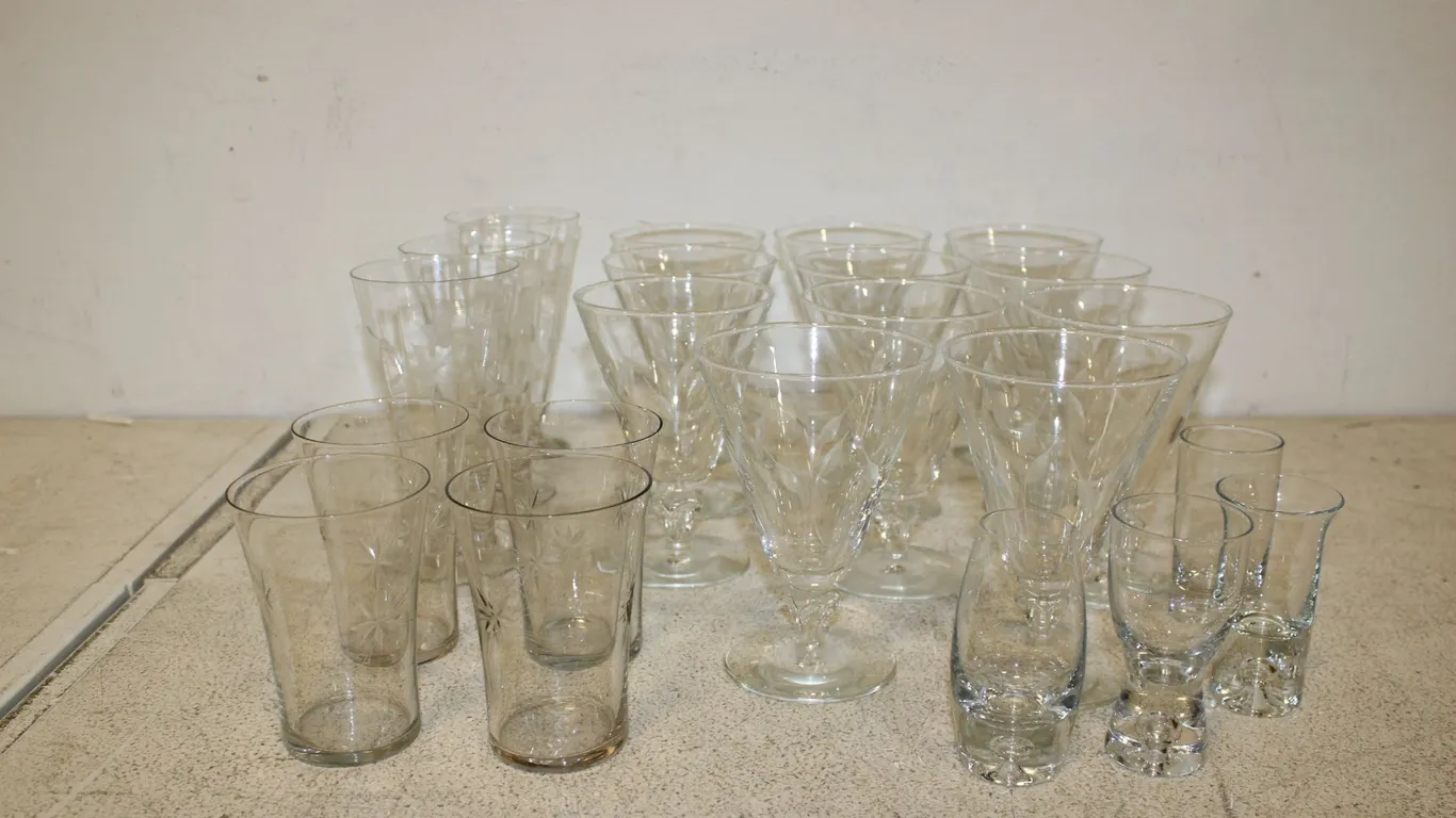 Drinking Glasses & Stemware