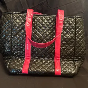 B's Signature Quilted Tote Bag With Pink Straps