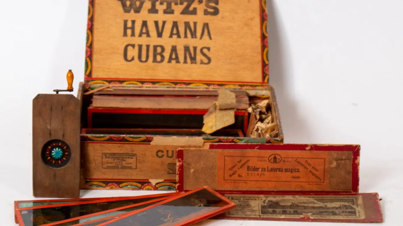 MAGIC LANTERN SLIDES AND VIEWER.
