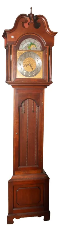 GRANDFATHER CLOCK WITH WOODEN CASE.