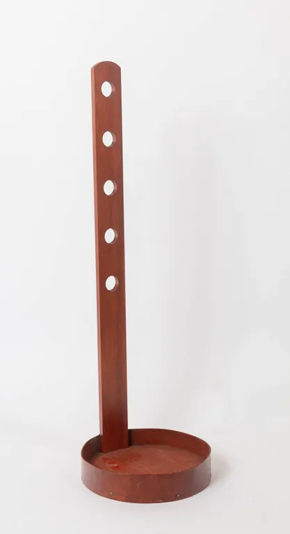 SHAKER HANGING CANDLE STAND IN PLEASANT HILL PRODUCT.