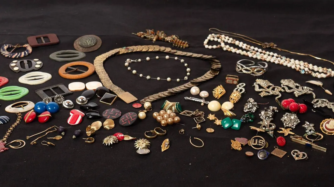 COSTUME JEWELRY AND BELT BUCKLES COLLECTION.