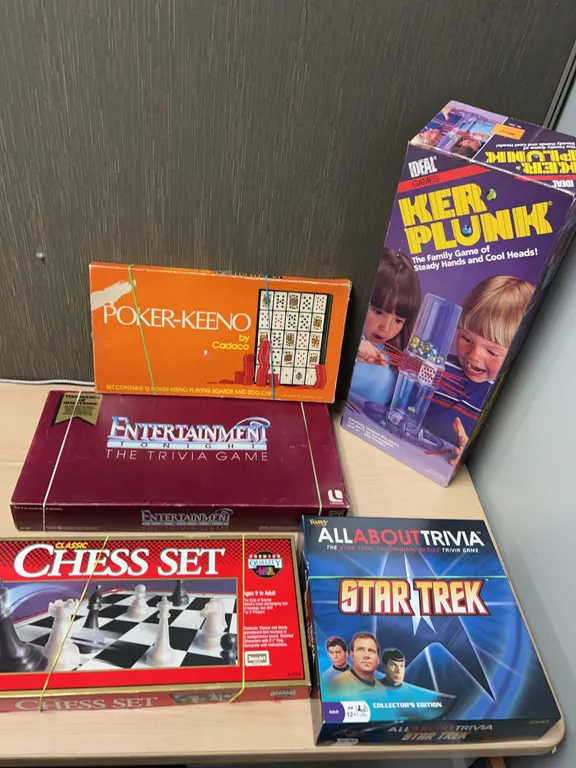 Board and Trivia Games Lot, 5 Titles