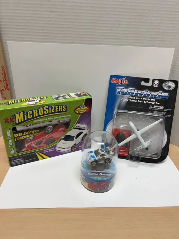 R/C MicroSizers Subaru Impreza and Maisto Tailwinds Lot
