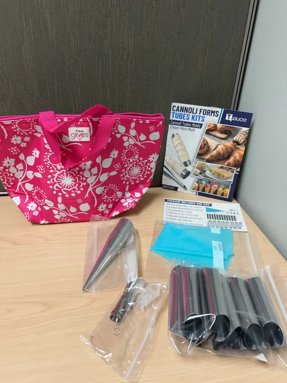 Tuaue Cannoli Forms Kit with Storage Tote and Accessories