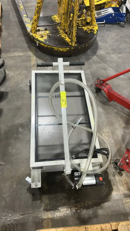 Vevor FF-931-E-T low-profile rolling oil drain pan. Features a 20-gallon capacity, wire mesh screen, electric pump, discharge hose, and folding T-hand