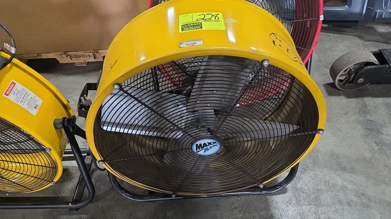Maxx Air BF24TF YEL 24" portable tilt blower drum fan. Features yellow steel drum housing, 3-blade propeller, wire safety grilles, and dual tilt adjus