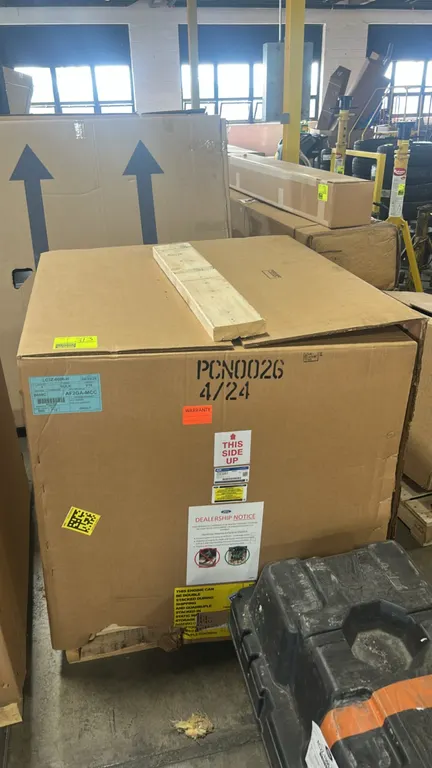 Ford LC3Z-6006-H complete service engine assembly. Features 7.3L V8 gas engine. In original factory packaging. Part number: LC3Z-6006-H.