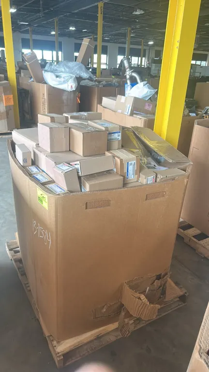Ford and Motorcraft OEM automotive parts assortment. Gaylord lot includes parking cameras (PJ7Z-19G490-C, ML3Z-19G490-K), wiper linkage assemblies (JL