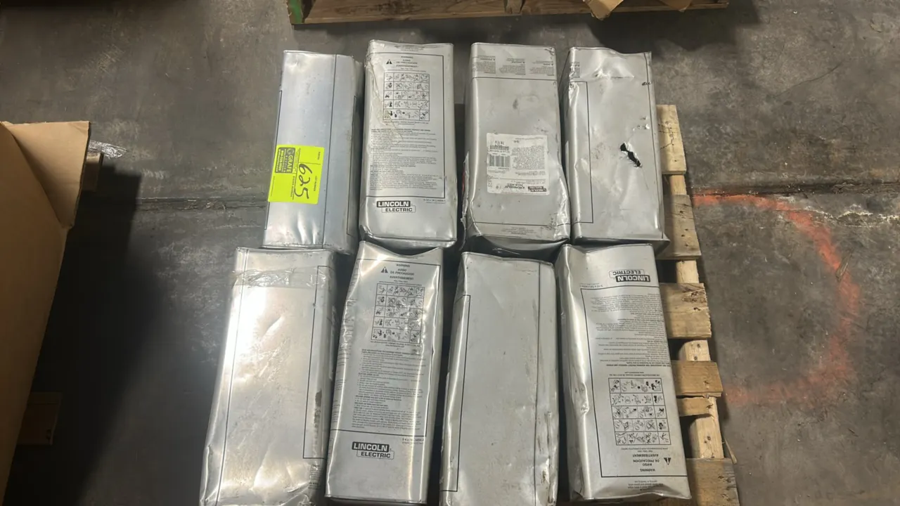 Lincoln Electric Excalibur 7018 MR stick welding electrodes. Includes (8) 50 lb cans. Electrode size: 1/8" x 14". AWS classification: E7018 H4R. Stock