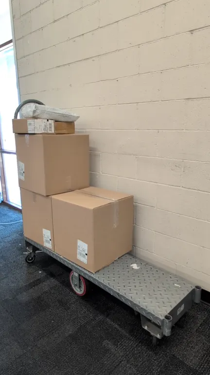 Metal 6-wheel U-boat platform cart. Features diamond plate deck and single tubular end handle. 5'L. Mounted on 6 wheels with center-tilt configuration