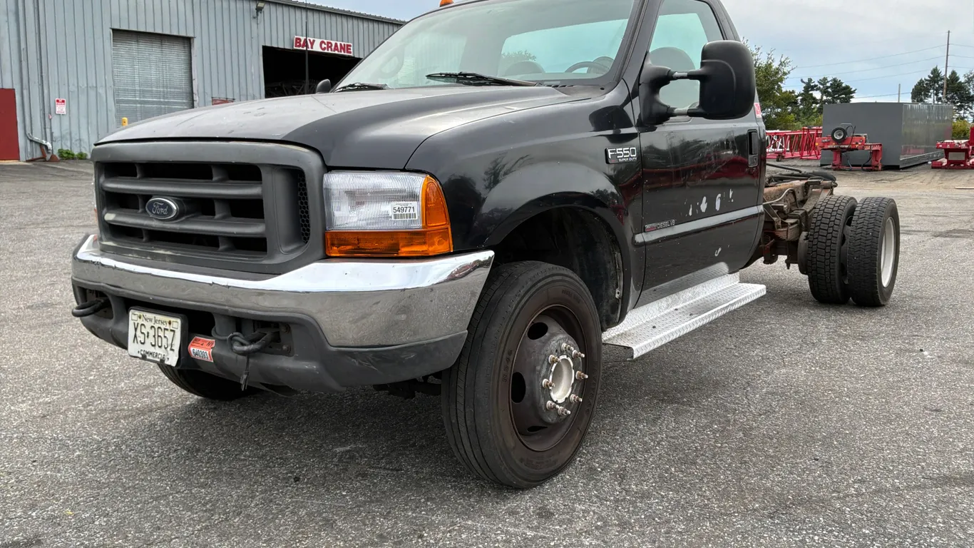 2000 FORD F-550 XL SINGLE AXLE CAB & CHASSIS VIN: 1FDAF56FXYEC67927