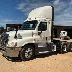 2015 FREIGHTLINER CASCADIA CA125 TANDEM AXLE DAY CAB TRUCK TRACTOR VIN: 1FUJGEDV0FLGF0822