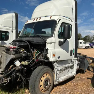 2015 FREIGHTLINER CASCADIA CA125 TANDEM AXLE DAY CAB TRUCK TRACTOR VIN: 1FUJGEDV8FLGF0826