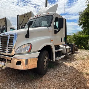 2015 FREIGHTLINER CASCADIA CA125 TANDEM AXLE DAY CAB TRUCK TRACTOR VIN: 3AKJGEDV2FSGL6736