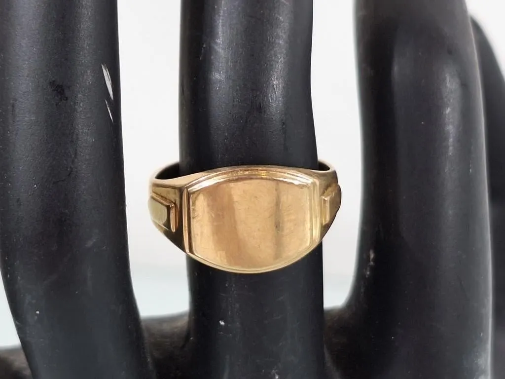 Classic 10K Ring. Size 7