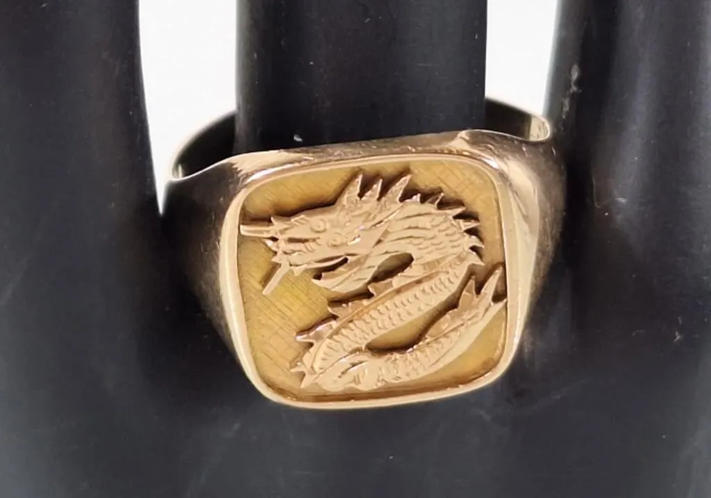 14K engraved dragon ring. Size 11