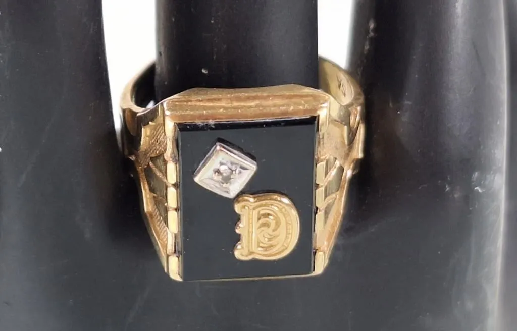 10K Onyx & Diamond Signet Ring. Size 9.5