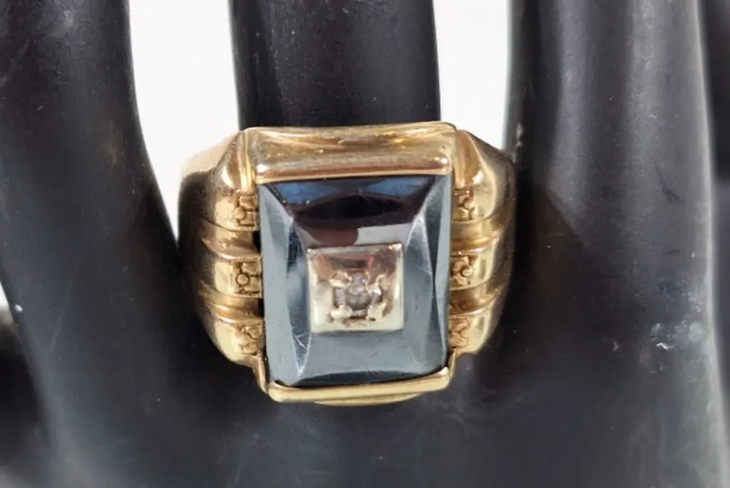 10K Mens onyx and diamond ring. Size 10.5