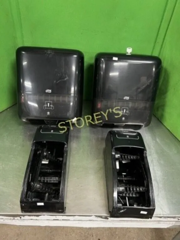 2 PAper Towel Dispensers & 2 Soap Dispensers
