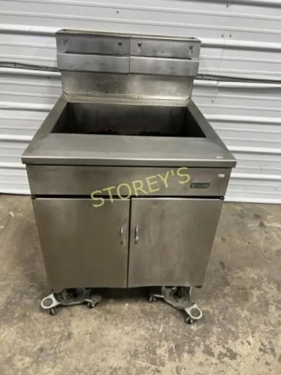 Chesher Pitco Gas Fryer ~29 x 37
