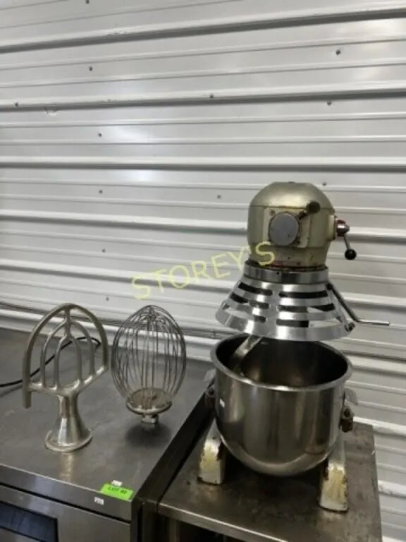 Alpha 20qrt Dough Mixer w/ Guard & Attachments