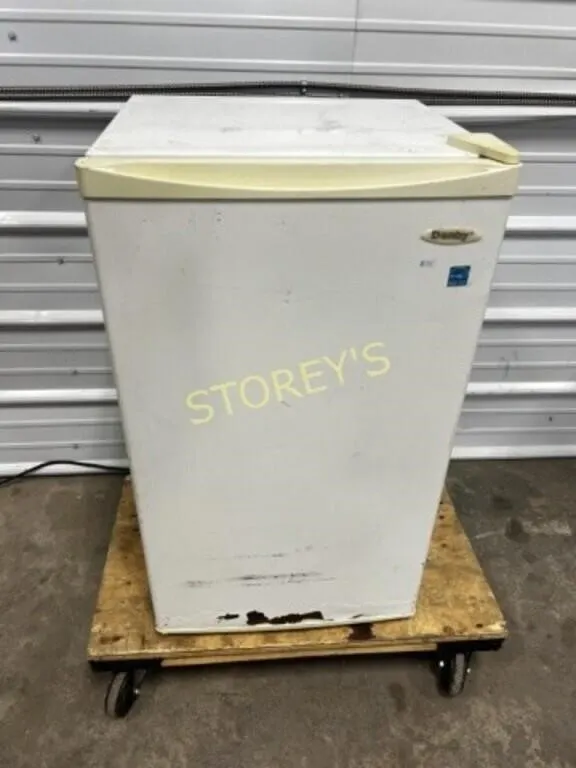 Danby Bar Fridge ~19 x 17 x 32