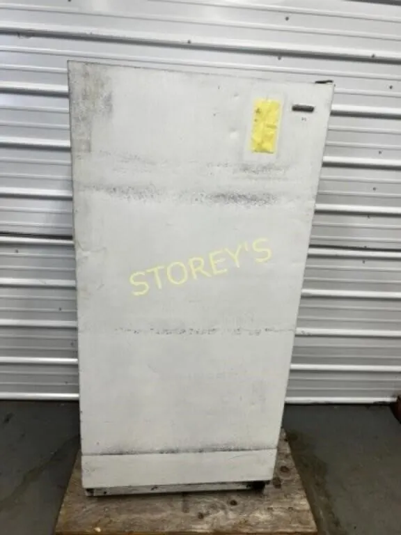 Kenmore Upright Freezer ~28x26x60