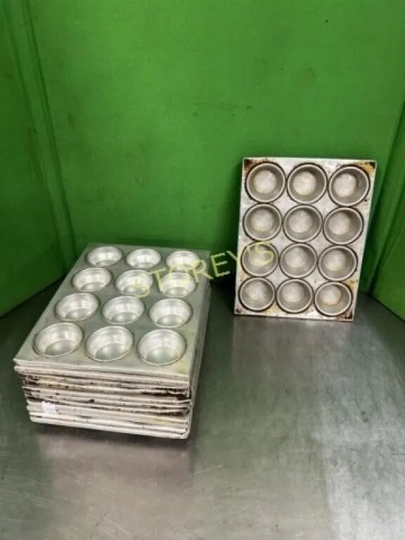 12 MUFFIN TINS